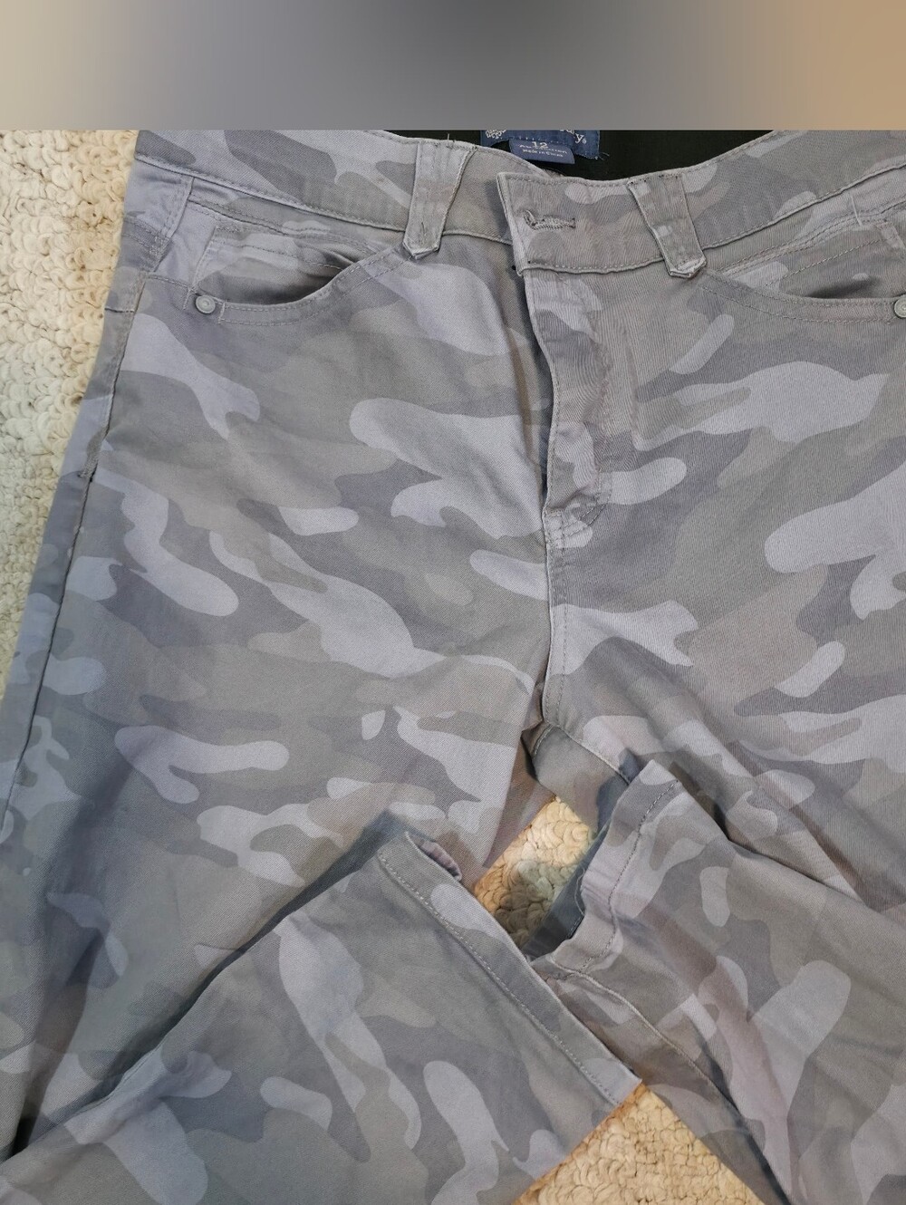 4/$67 Deal! Democracy Gray Camouflage Cropped Pants